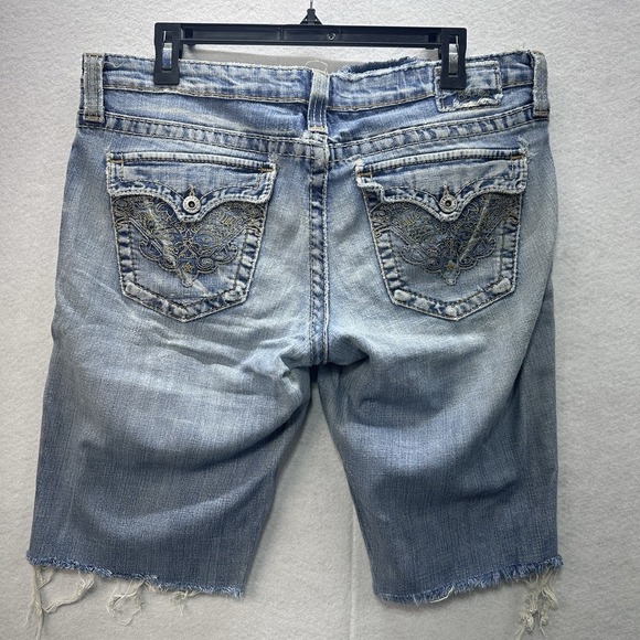 Big Star Bermuda Shorts 33 Cut Off Distressed Flap Pocket Raw Hem Jorts Boho USA - Picture 2 of 11